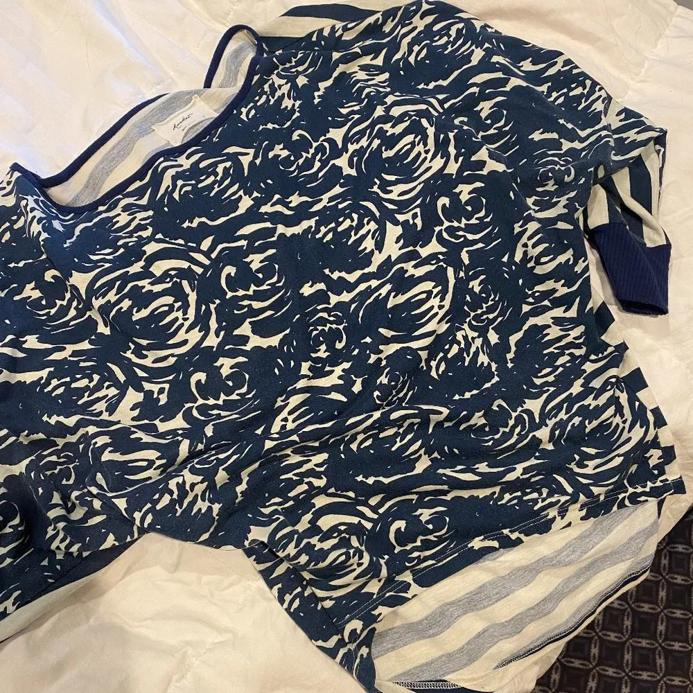 Dual-Patterned Blouse - Picture 4 of 4